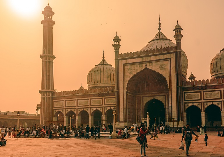 Full-service direct flights from European cities to New Delhi, India from €428